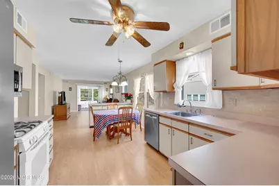 28 Nicole Court, Lakewood, NJ 08701 - Photo 18