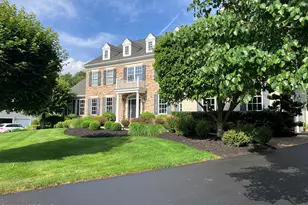 15 Livingston Ct, Marlboro Township, NJ 07746 - Photo 2