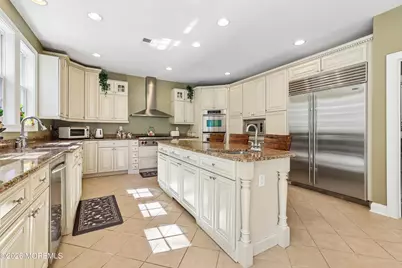 15 Livingston Court, Marlboro Township, NJ 07746 - Photo 12