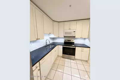 115 Amberly Drive #H, Manalapan Township, NJ 07726 - Photo 8