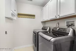 1 Inverness Dr, Manalapan Township, NJ 07726 - Photo 14