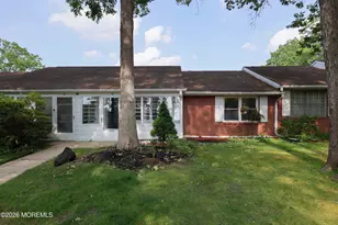 62D Buckingham Dr, Lakewood, NJ 08701 - Photo 2