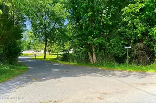 26 Megill Rd, Farmingdale, NJ 07727 - Photo 4