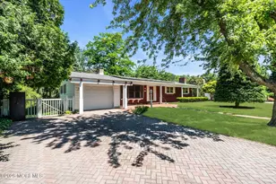 39 Court Dr, Shrewsbury, NJ 07702 - Photo 2
