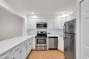 34 Lexington Ct, Red Bank, NJ 07701 - Photo 4