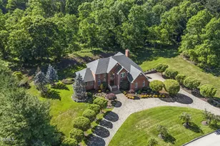 10 Castlehill Dr, Marlboro Township, NJ 07746 - Photo 4