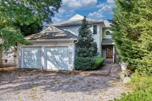 586 Kingfisher Cir, Brick, NJ 08723 - Photo 2