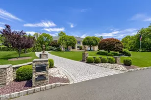 1 Cherokee Ct, Morganville, NJ 07751 - Photo 2
