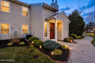 413 Yorkshire Pl, Morganville, NJ 07751 - Photo 2