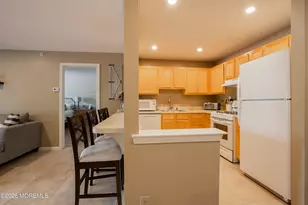 414 Wedgewood Cir, Belford, NJ 07718 - Photo 8