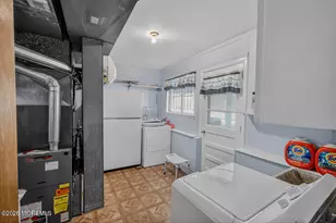 1 Brixton Pl, Neptune Township, NJ 07753 - Photo 24