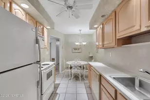 33 Meadow Green Cir, Manalapan Township, NJ 07726 - Photo 6