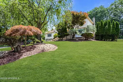 9 Woodcrest Terrace, Englishtown, NJ 07726 - Photo 2
