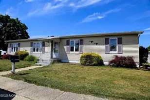 615 Jerome Pl, Freehold, NJ 07728 - Photo 6