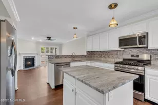 11 S Manor Ct, Wall Township, NJ 07719 - Photo 16