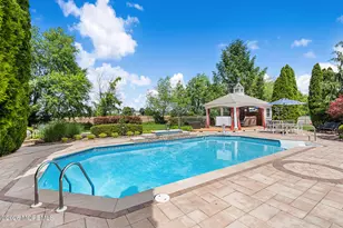 61 Cliffwood Dr, Allentown, NJ 08501 - Photo 1