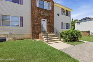 22 Dena Ct, Lakewood, NJ 08701 - Photo 4