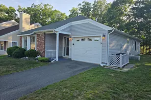 16 Cottonwood Dr, Barnegat, NJ 08005 - Photo 2