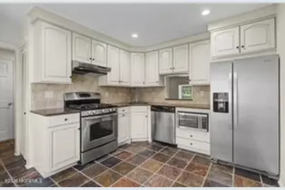 802 Brokaw Court, Bridgewater, NJ 08807 - Photo 4