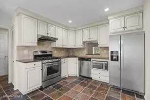 802 Brokaw Ct, Bridgewater, NJ 08807 - Photo 4