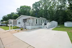 100 Woody Rd, Freehold, NJ 07728 - Photo 2