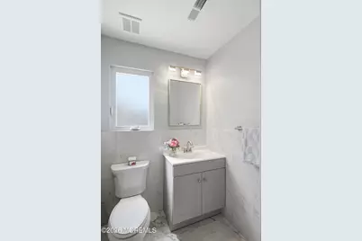 19 W Dolphin Circle W, Bayville, NJ 08721 - Photo 20