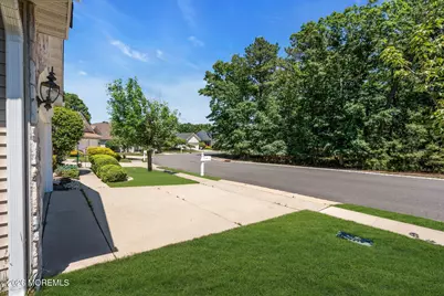 32 Shadow Creek Court, Jackson, NJ 08527 - Photo 4