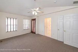 28 Picket Pl, Freehold, NJ 07728 - Photo 22
