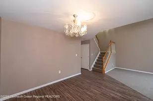 28 Picket Pl, Freehold, NJ 07728 - Photo 6