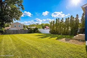 75 Franklin Ave, Hazlet Township, NJ 07734 - Photo 20