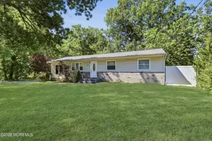 2627 Ridgeway Rd, Manchester Township, NJ 08759 - Photo 2