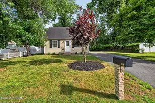 516 Middle Ln, Howell Township, NJ 07731 - Photo 2