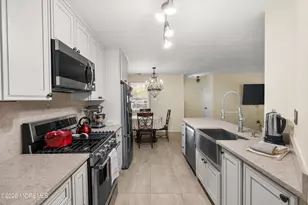 471 Hawthorne Pl, Morganville, NJ 07751 - Photo 10