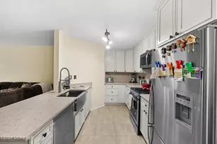 471 Hawthorne Pl, Morganville, NJ 07751 - Photo 8