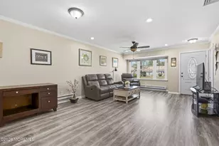 69 William And Mary Sq, Freehold, NJ 07728 - Photo 4