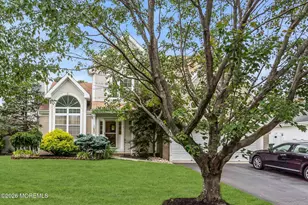 42 Crown Cir, Lakewood, NJ 08701 - Photo 8