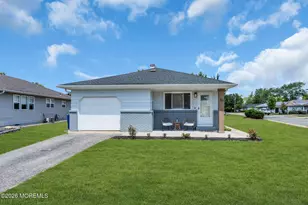 37 Oranjestad St, Toms River Township, NJ 08757 - Photo 2
