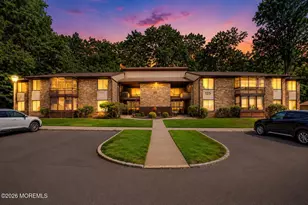 125 Amberly Dr, Manalapan Township, NJ 07726 - Photo 1