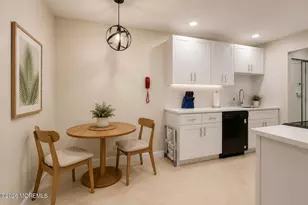 125 Amberly Dr, Manalapan Township, NJ 07726 - Photo 12