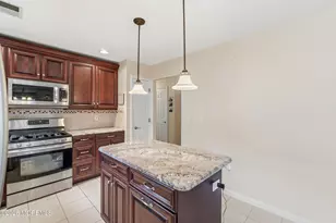 136 Skyline Dr, Lakewood, NJ 08701 - Photo 14