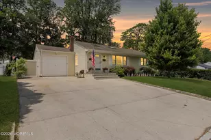 208 Martin Pl, Middletown, NJ 07748 - Photo 2