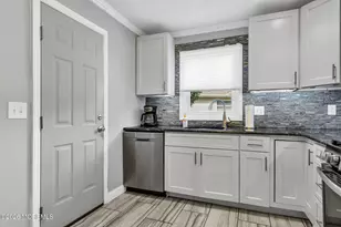 106 Hatfield Ct, Toms River Township, NJ 08757 - Photo 16