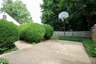 42 Barkalow Ave, Freehold, NJ 07728 - Photo 34