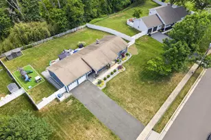 100 Sargent Rd, Freehold, NJ 07728 - Photo 6