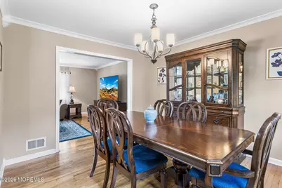 22 Meadowbrook Lane, Freehold, NJ 07728 - Photo 8