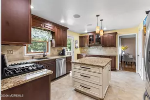 22 Meadowbrook Ln, Freehold, NJ 07728 - Photo 10