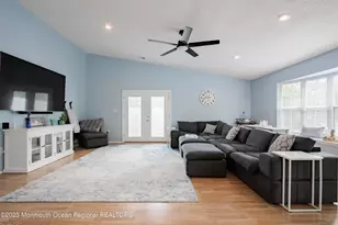 49 Williamsburg Dr, Tinton Falls, NJ 07753 - Photo 6