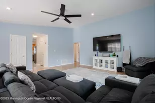 49 Williamsburg Dr, Tinton Falls, NJ 07753 - Photo 8