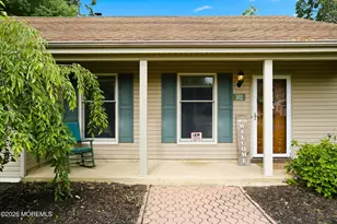 102 Susan Dr, Jackson, NJ 08527 - Photo 2