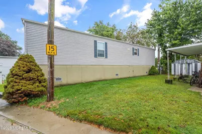 32 Bayshore Mobile Mnr, Hazlet Township, NJ 07730 - Photo 16